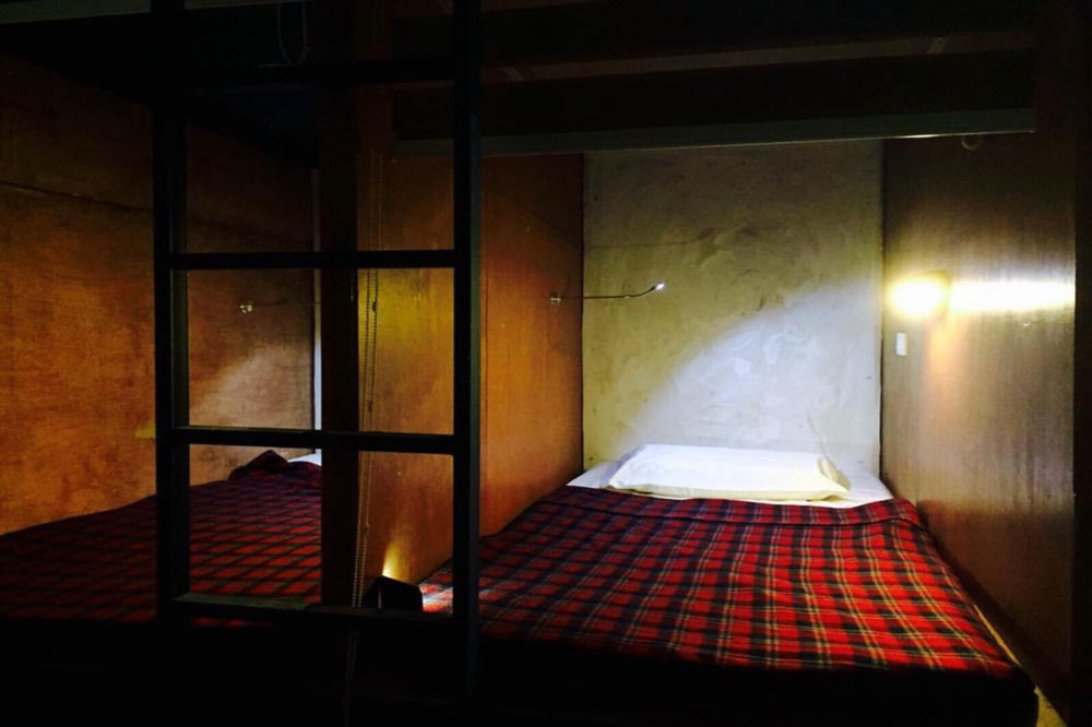 Wire Hostel Patong Екстер'єр фото