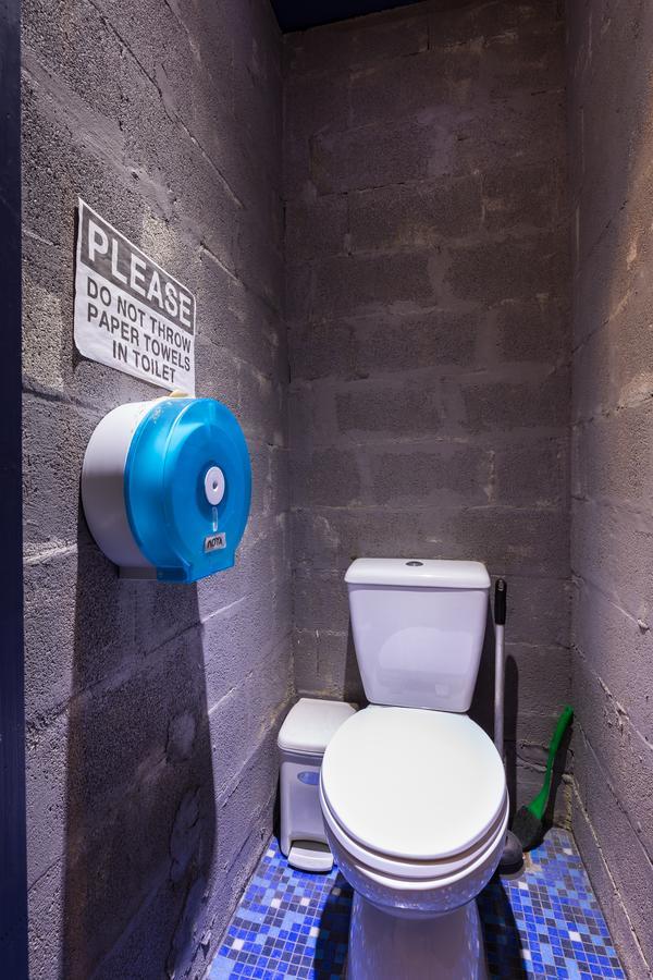 Wire Hostel Patong Екстер'єр фото