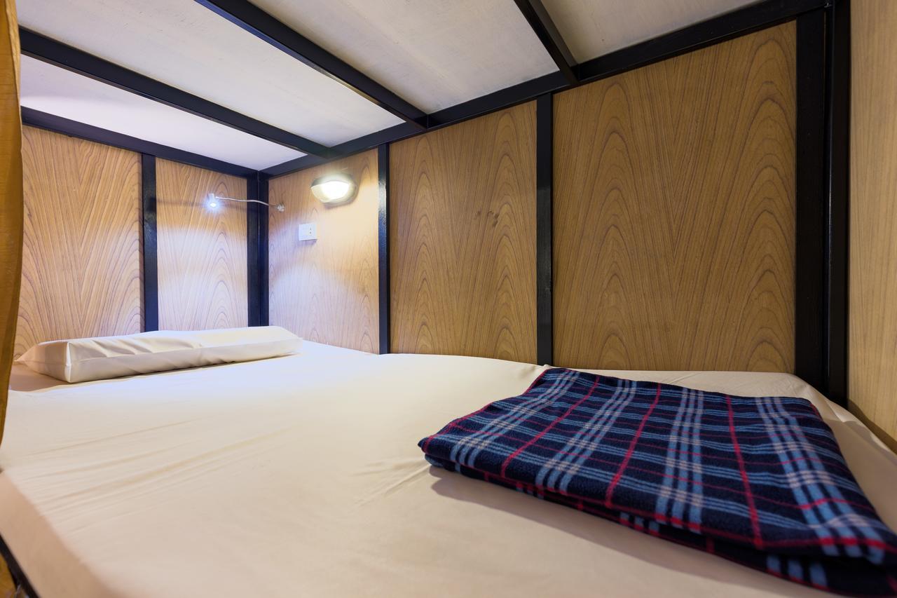 Wire Hostel Patong Екстер'єр фото